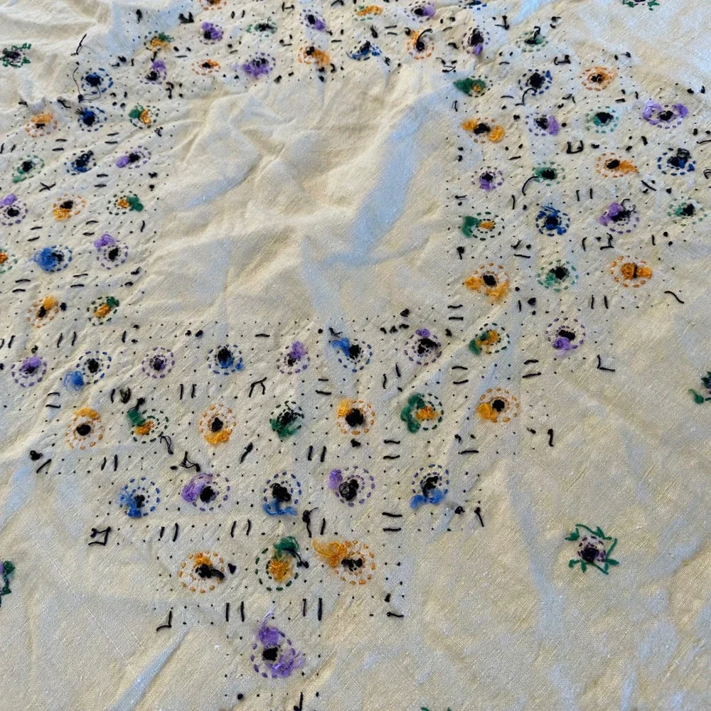 Vtg 50s Cross Stitch Tablecloth & 4 Napkins Set Yellow Floral Linen Cottagecore
